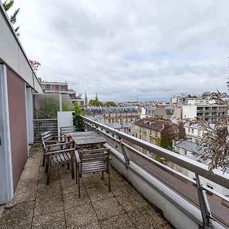 Apartman Studio Design With Terrace Close To Bastille *